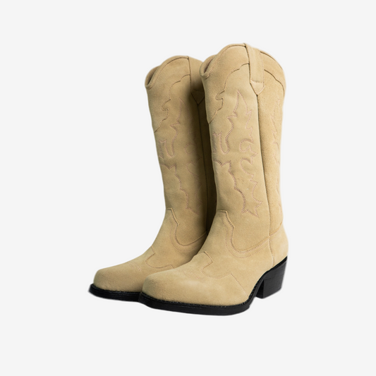 Tender Lasso in Sand